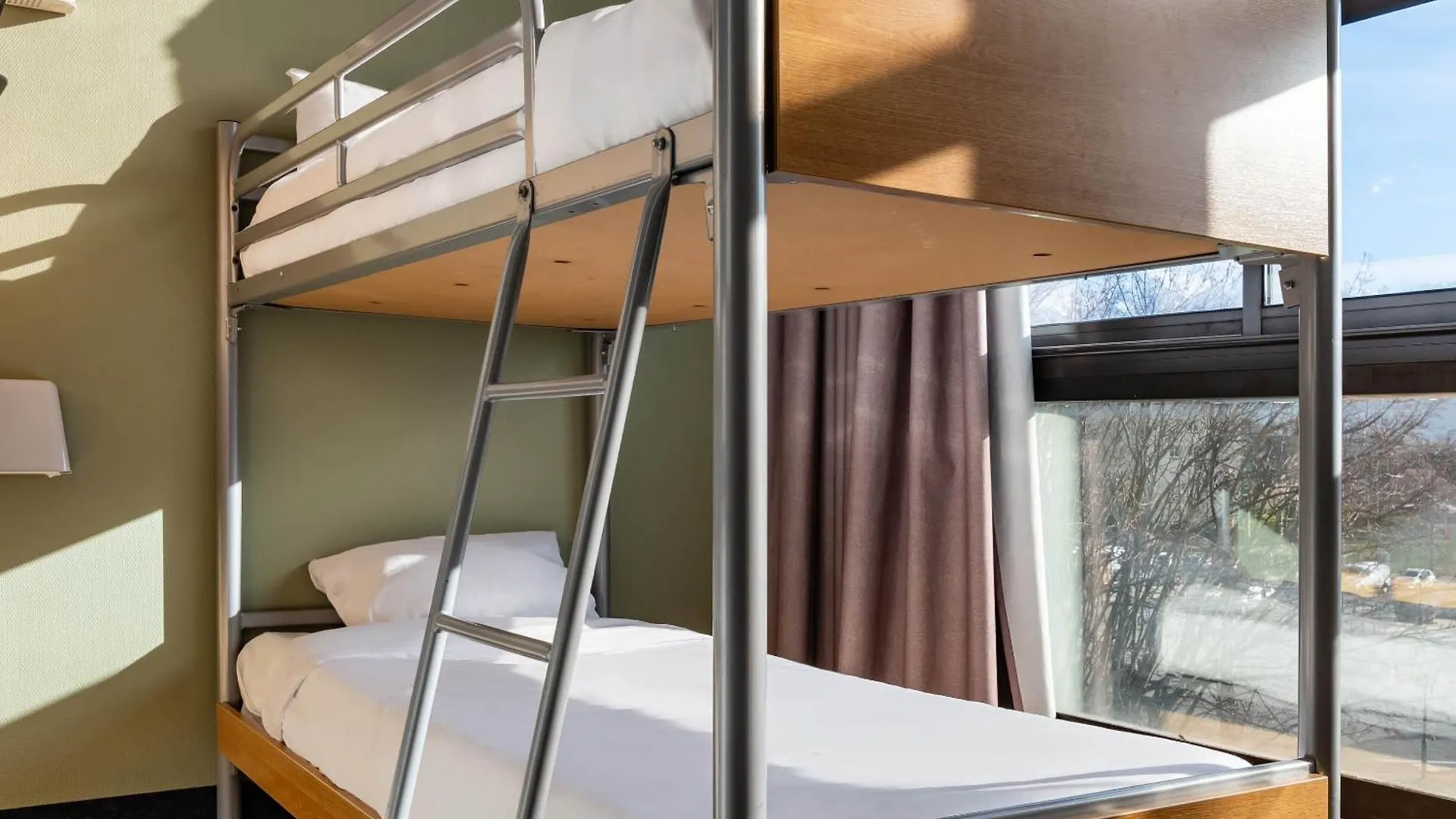 B&B Hotel Grenoble Centre Verlaine 2*,