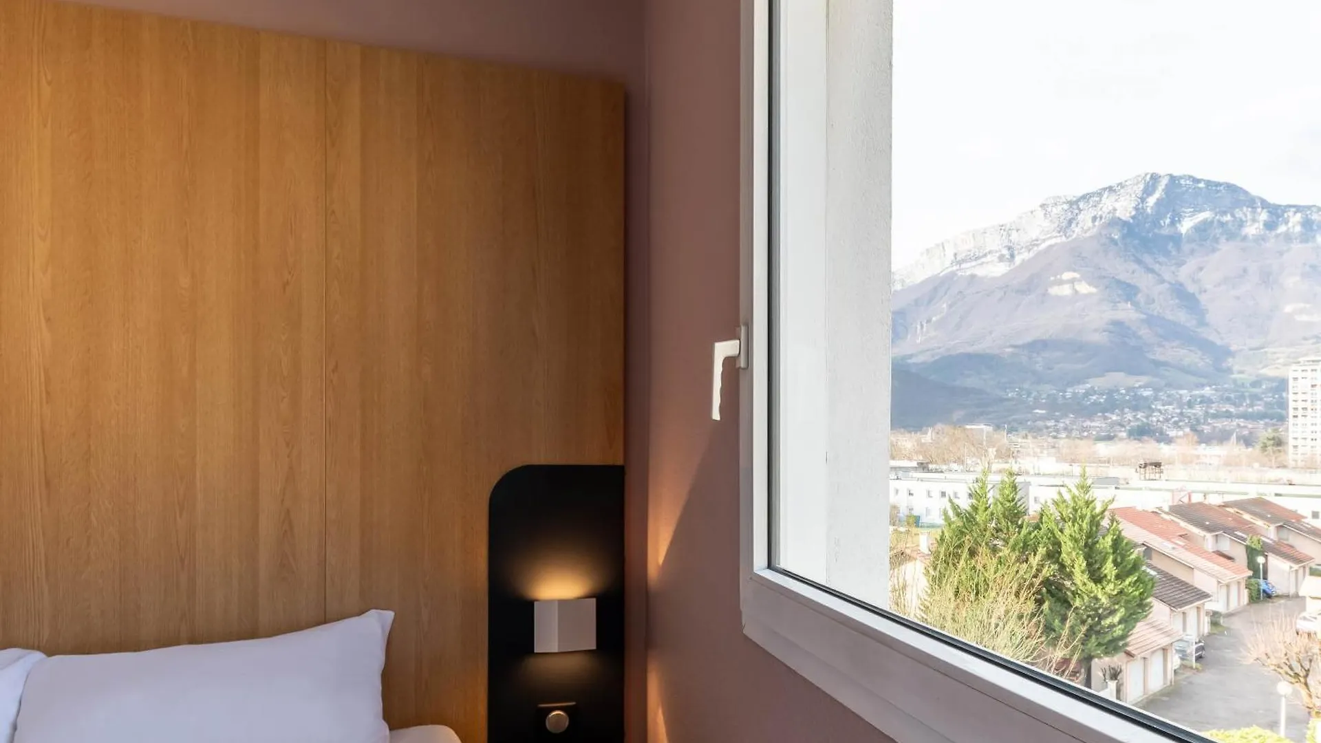 B&B Hotel Grenoble Centre Verlaine 2*,